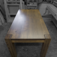 Jídelní stůl s přiznaným podnožím - Smrk - Jídelní stůl dubový