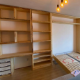 Obývací stěna se stolem, knihovnou a postelí - Obývací stěna se stolem, knihovnou a postelí